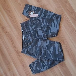 •NEW•Dark Camo Jean Pants